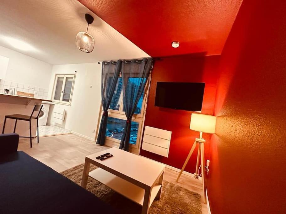 Apartament Studio Centre Avec Wifi Miluza Zewnętrze zdjęcie